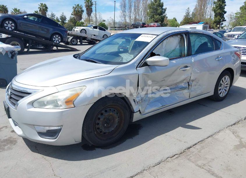 Photo 2 of 2013 Nissan Altima 2.5 S (VIN 1N4AL3AP4DN517857)