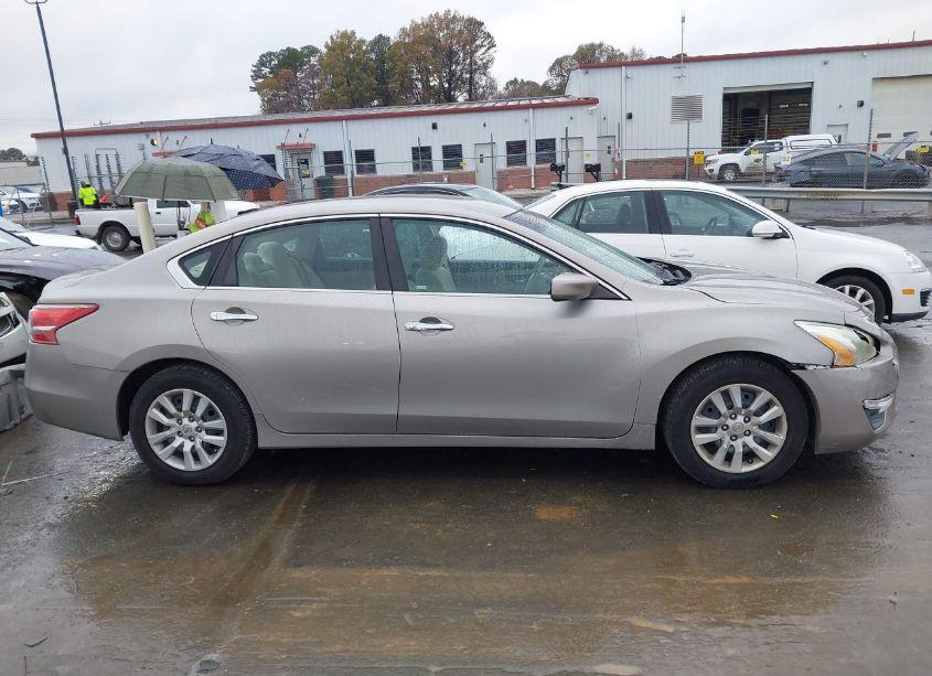 Photo 13 of 2013 Nissan Altima 2.5 S (VIN 1N4AL3AP4DN524937)