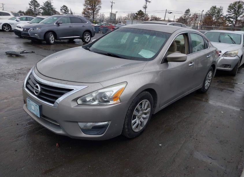 Photo 2 of 2013 Nissan Altima 2.5 S (VIN 1N4AL3AP4DN524937)