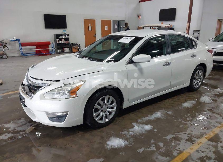 Photo 2 of 2013 Nissan Altima 2.5 S (VIN 1N4AL3AP4DN558800)