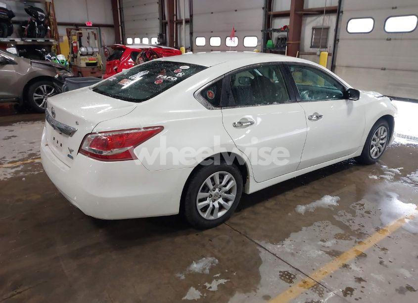 Photo 4 of 2013 Nissan Altima 2.5 S (VIN 1N4AL3AP4DN558800)