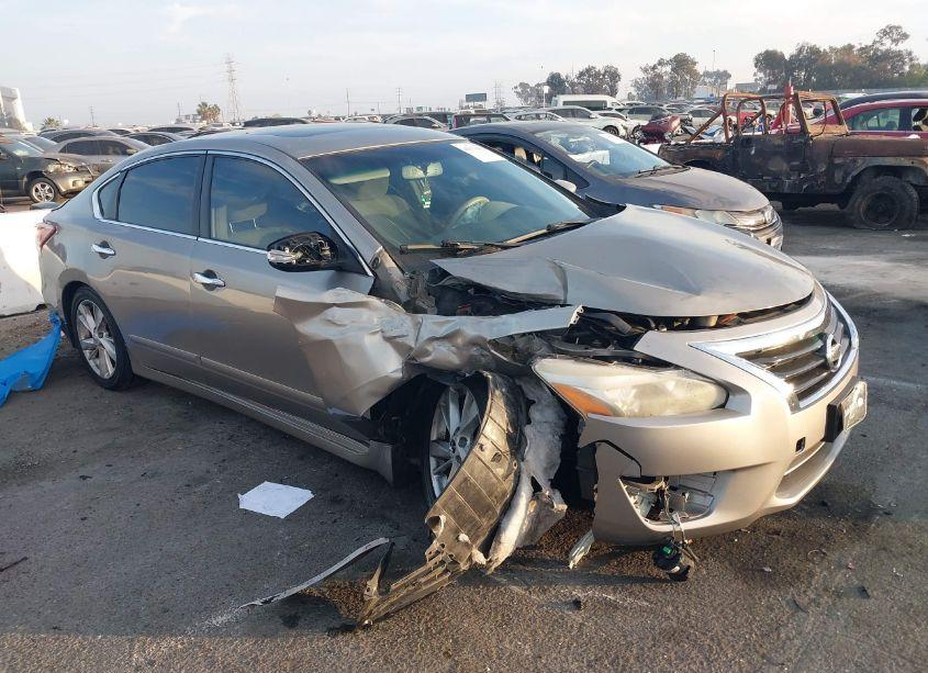 2013 Nissan Altima 2.5 SV (VIN 1N4AL3AP4DN585589) main photo