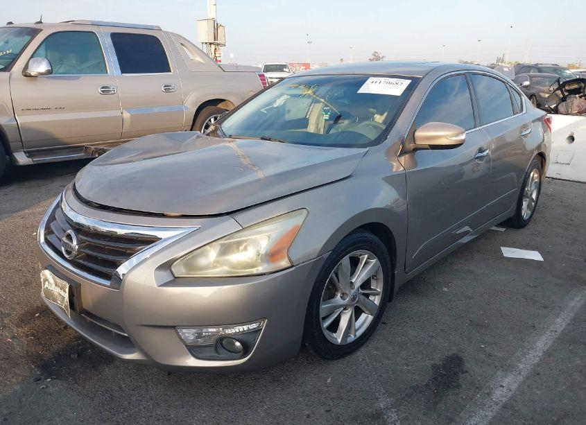 Photo 2 of 2013 Nissan Altima 2.5 SV (VIN 1N4AL3AP4DN585589)