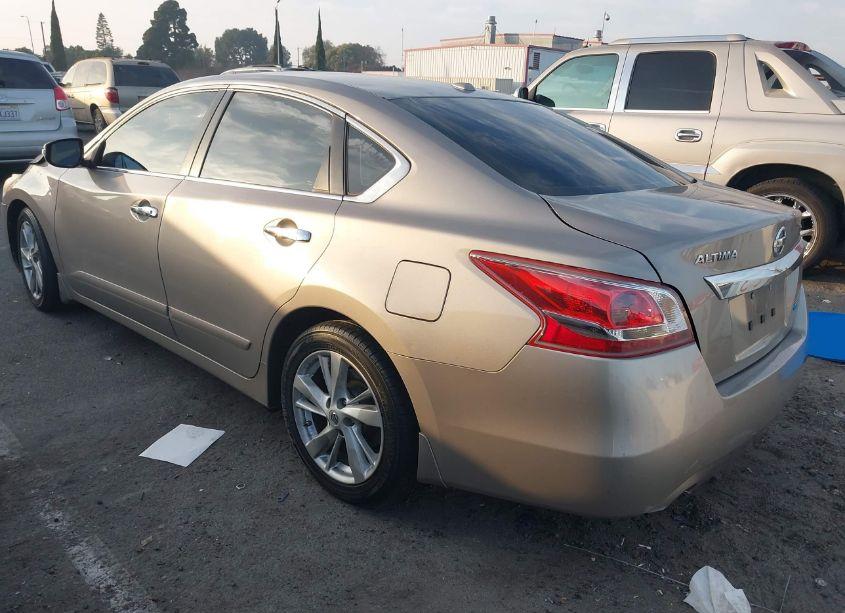 Photo 3 of 2013 Nissan Altima 2.5 SV (VIN 1N4AL3AP4DN585589)