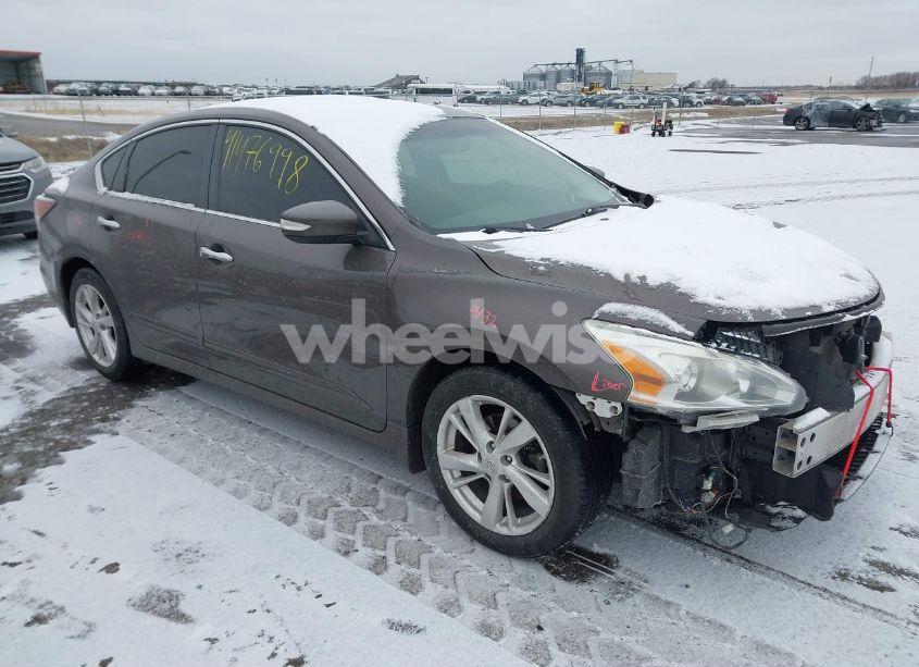 2014 Nissan Altima 2.5 SV (VIN 1N4AL3AP4EN245909) main photo