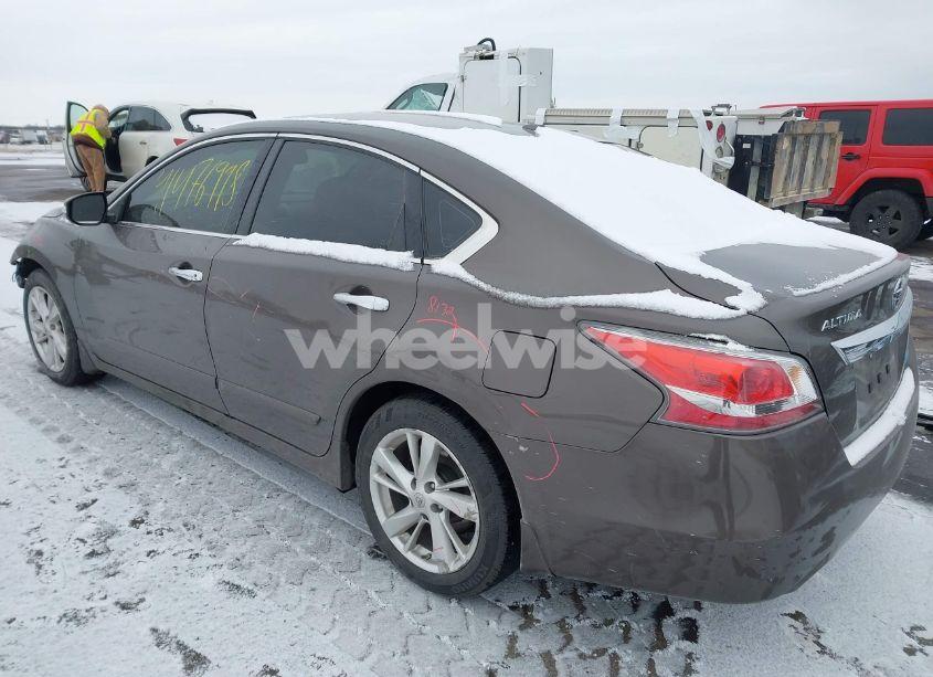 Photo 3 of 2014 Nissan Altima 2.5 SV (VIN 1N4AL3AP4EN245909)