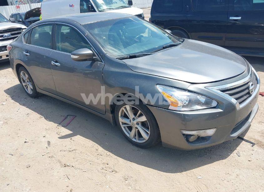 2015 Nissan Altima 2.5 SV (VIN 1N4AL3AP4FC110944) main photo
