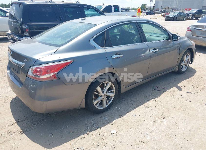 Photo 4 of 2015 Nissan Altima 2.5 SV (VIN 1N4AL3AP4FC110944)