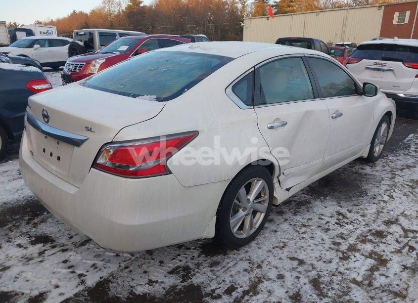Photo 4 of 2015 Nissan Altima 2.5 SL (VIN 1N4AL3AP4FC111642)