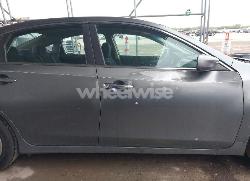 Photo 13 of 2015 Nissan Altima 2.5/2.5 S/2.5 SL/2.5 SV (VIN 1N4AL3AP4FC113889)