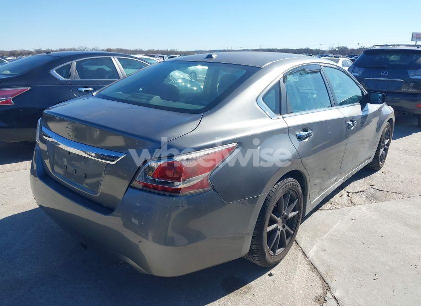 Photo 4 of 2015 Nissan Altima 2.5/2.5 S/2.5 SL/2.5 SV (VIN 1N4AL3AP4FC139571)