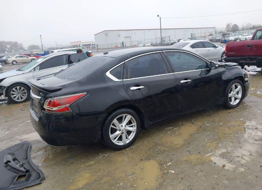 Photo 4 of 2015 Nissan Altima 2.5 SV (VIN 1N4AL3AP4FC156189)