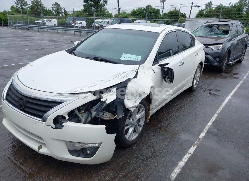 Photo 2 of 2015 Nissan Altima 2.5 SV (VIN 1N4AL3AP4FC179598)