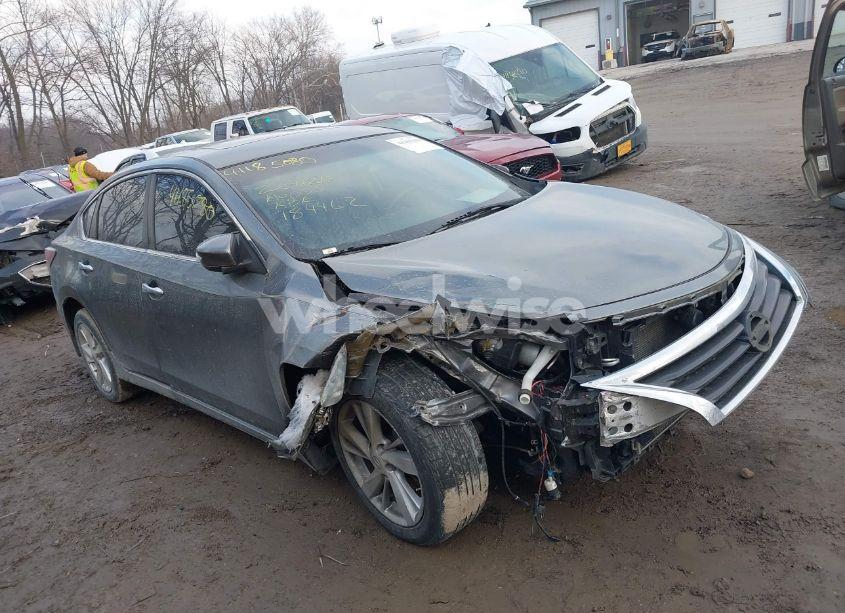 2015 Nissan Altima 2.5 SV (VIN 1N4AL3AP4FC184462) main photo