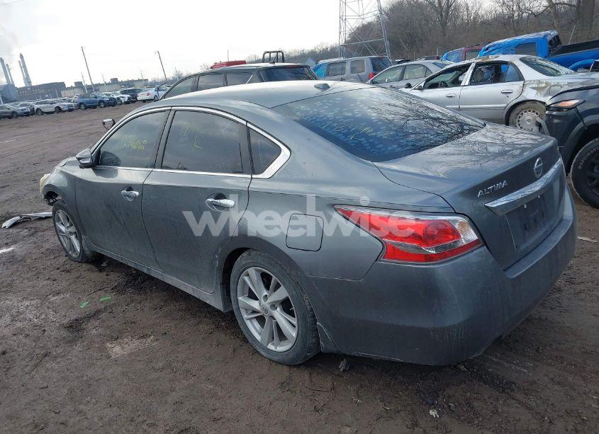 Photo 3 of 2015 Nissan Altima 2.5 SV (VIN 1N4AL3AP4FC184462)