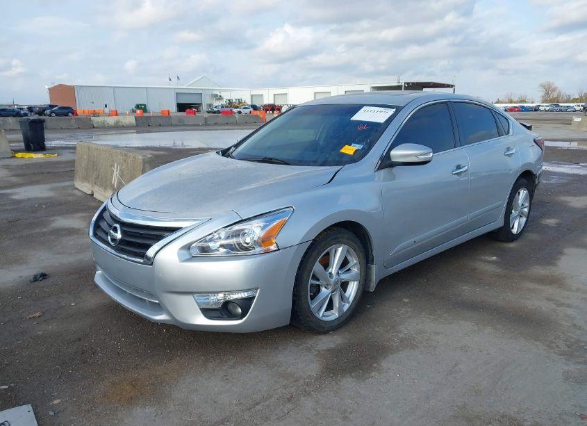 Photo 2 of 2015 Nissan Altima 2.5 SV (VIN 1N4AL3AP4FC197163)
