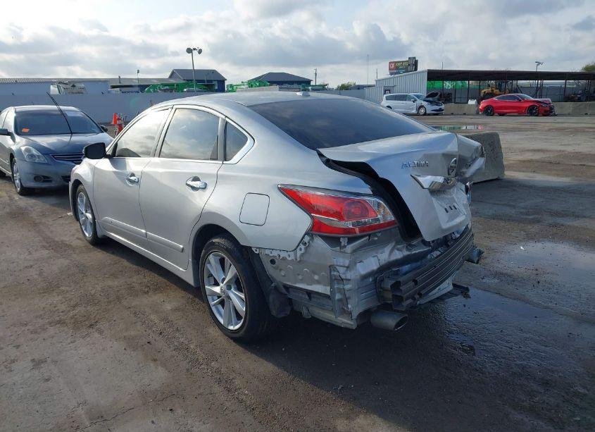 Photo 3 of 2015 Nissan Altima 2.5 SV (VIN 1N4AL3AP4FC197163)