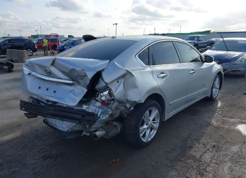 Photo 4 of 2015 Nissan Altima 2.5 SV (VIN 1N4AL3AP4FC197163)