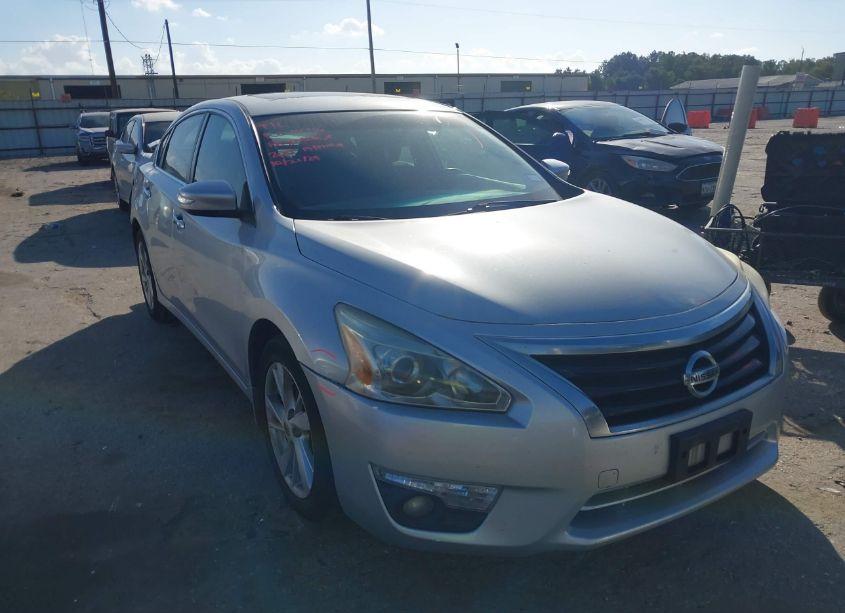 2015 Nissan Altima 2.5 SV (VIN 1N4AL3AP4FC220117) main photo
