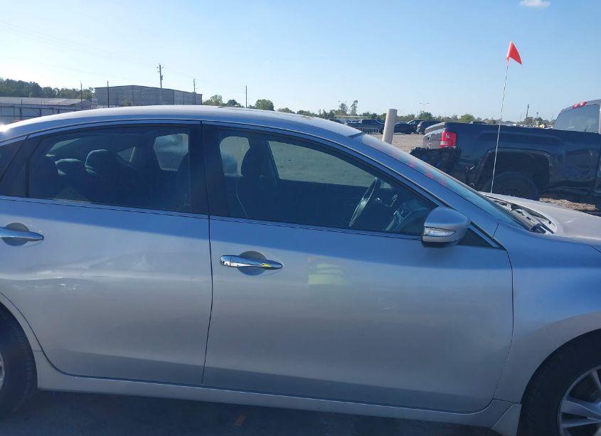 Photo 13 of 2015 Nissan Altima 2.5 SV (VIN 1N4AL3AP4FC220117)