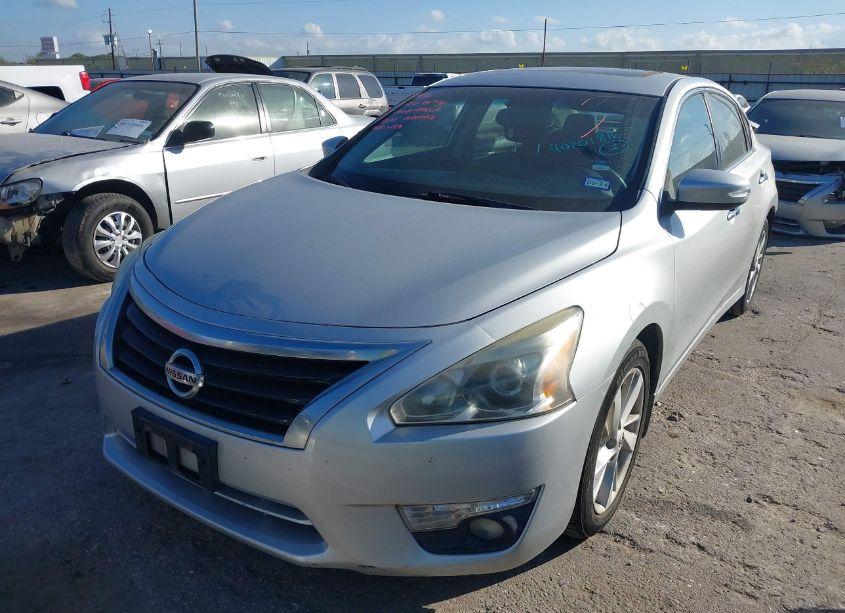 Photo 2 of 2015 Nissan Altima 2.5 SV (VIN 1N4AL3AP4FC220117)