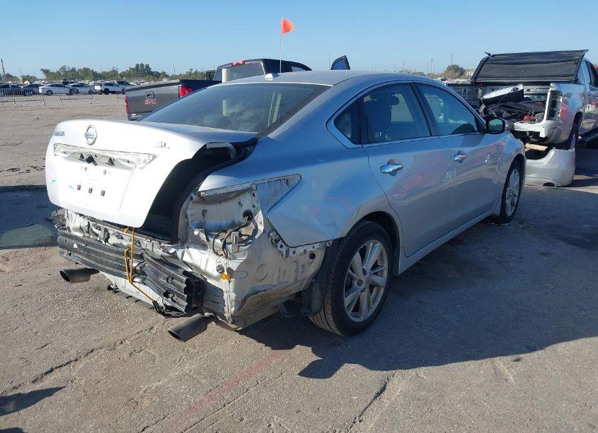 Photo 4 of 2015 Nissan Altima 2.5 SV (VIN 1N4AL3AP4FC220117)