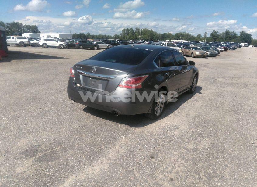 Photo 4 of 2015 Nissan Altima 2.5 SL (VIN 1N4AL3AP4FC230548)