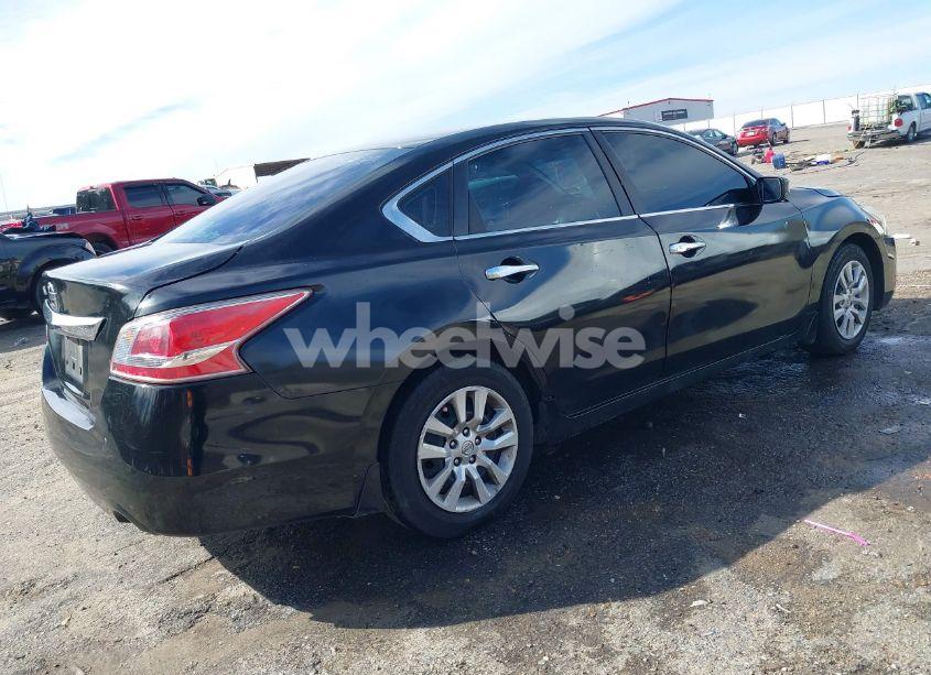 Photo 4 of 2015 Nissan Altima 2.5 S (VIN 1N4AL3AP4FC267860)