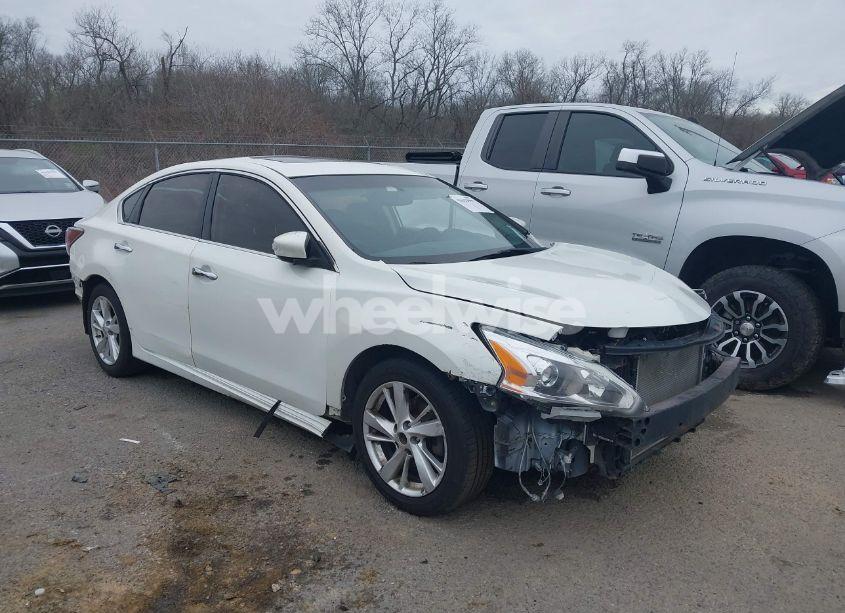 2015 Nissan Altima 2.5 SV (VIN 1N4AL3AP4FC290037) main photo
