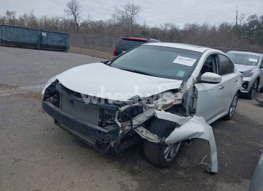 Photo 2 of 2015 Nissan Altima 2.5 SV (VIN 1N4AL3AP4FC290037)