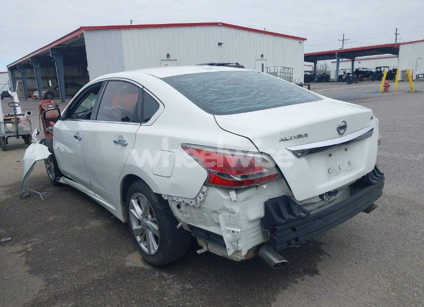 Photo 3 of 2015 Nissan Altima 2.5 SV (VIN 1N4AL3AP4FC290037)