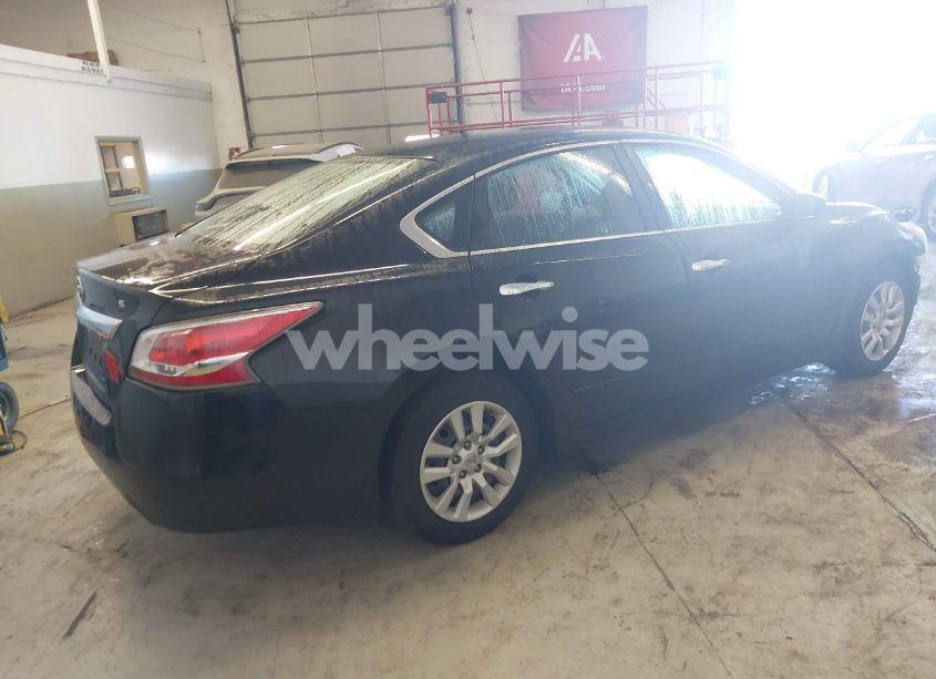 Photo 4 of 2015 Nissan Altima 2.5 S (VIN 1N4AL3AP4FC413979)