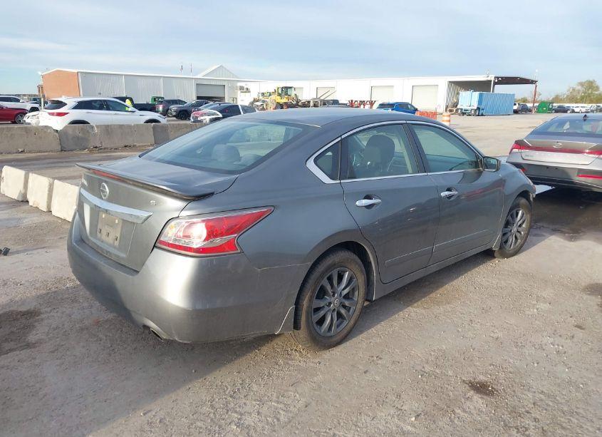 Photo 4 of 2015 Nissan Altima 2.5 S (VIN 1N4AL3AP4FC423279)
