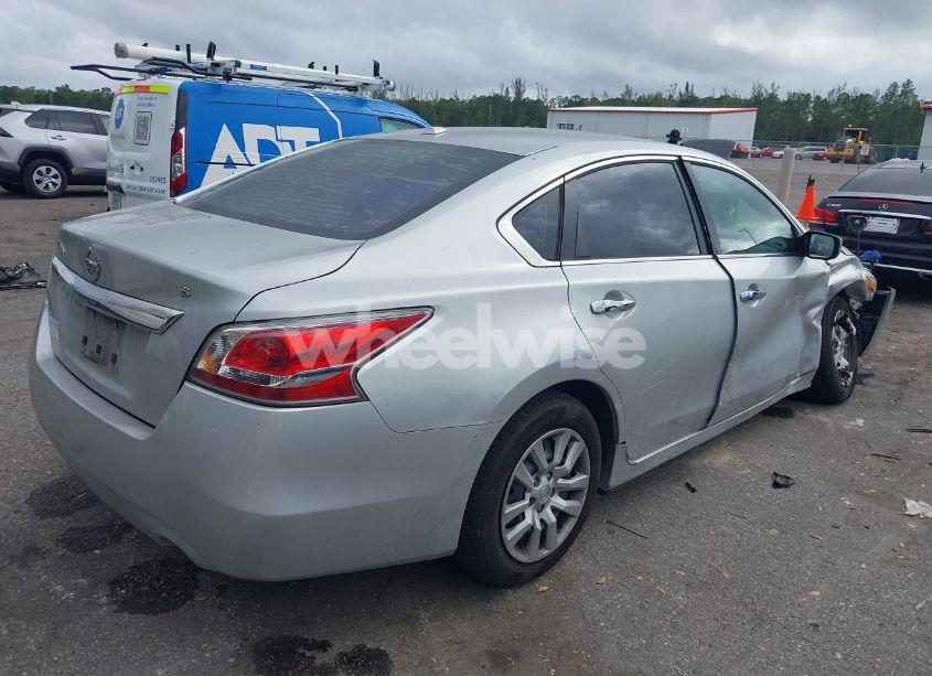 Photo 4 of 2015 Nissan Altima 2.5/2.5 S/2.5 SL/2.5 SV (VIN 1N4AL3AP4FC431169)