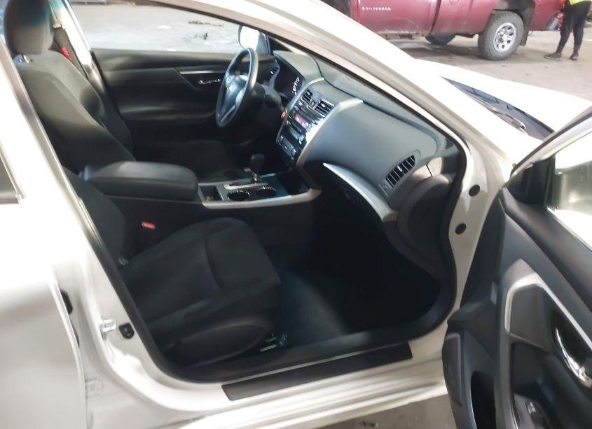 Photo 5 of 2015 Nissan Altima 2.5 (VIN 1N4AL3AP4FC435223)