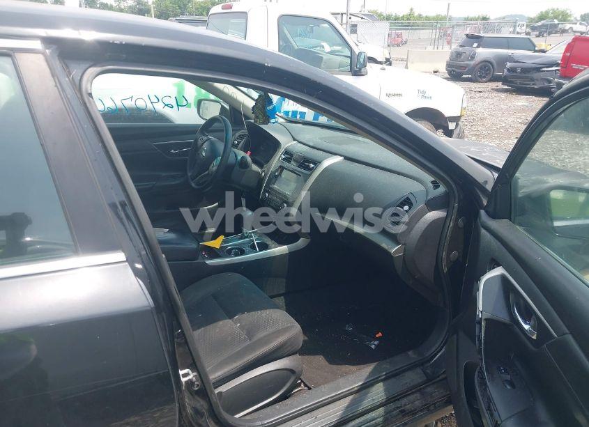 Photo 5 of 2015 Nissan Altima 2.5/2.5 S/2.5 SL/2.5 SV (VIN 1N4AL3AP4FC472160)
