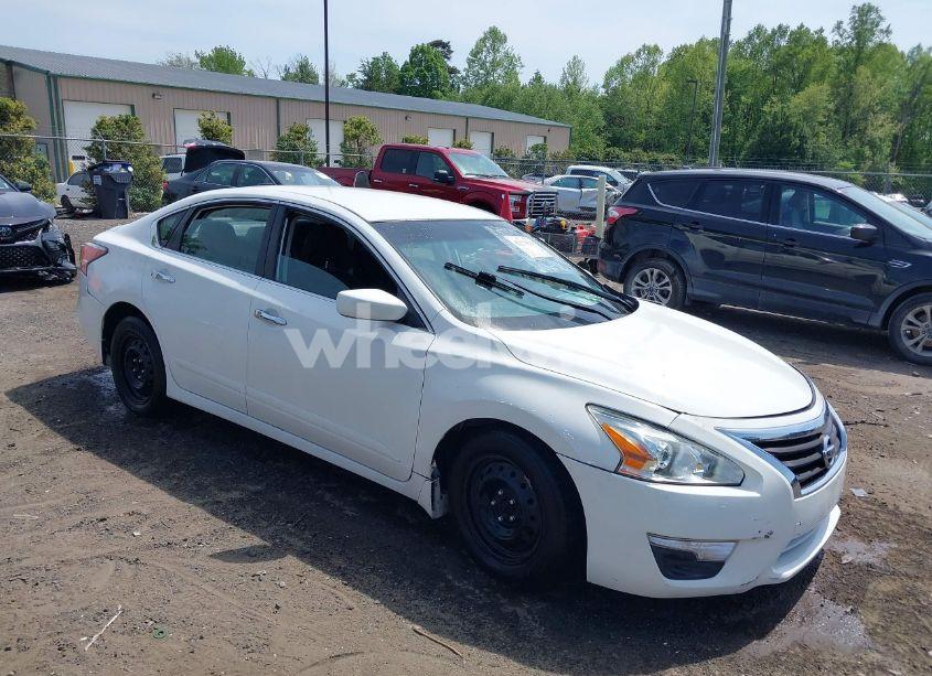 2015 Nissan Altima 2.5 S (VIN 1N4AL3AP4FC480288) main photo