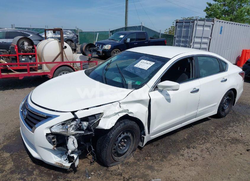 Photo 2 of 2015 Nissan Altima 2.5 S (VIN 1N4AL3AP4FC480288)