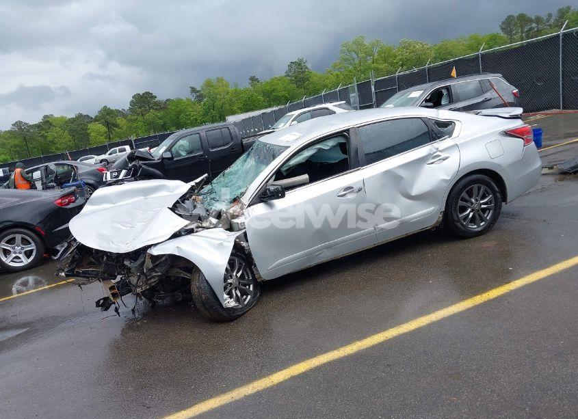 Photo 2 of 2015 Nissan Altima 2.5 S (VIN 1N4AL3AP4FC491825)