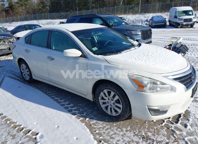 2015 Nissan Altima 2.5 S (VIN 1N4AL3AP4FC497088) main photo