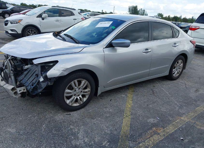 Photo 2 of 2015 Nissan Altima 2.5 S (VIN 1N4AL3AP4FC567320)
