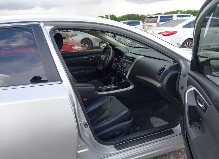 Photo 5 of 2015 Nissan Altima 2.5 S (VIN 1N4AL3AP4FC567320)