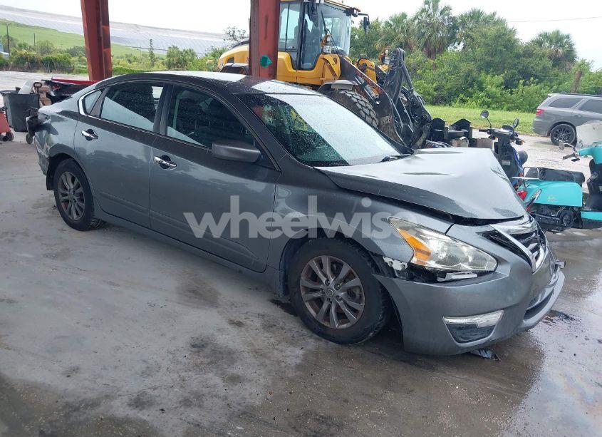 2015 Nissan Altima 2.5 S (VIN 1N4AL3AP4FC572162) main photo