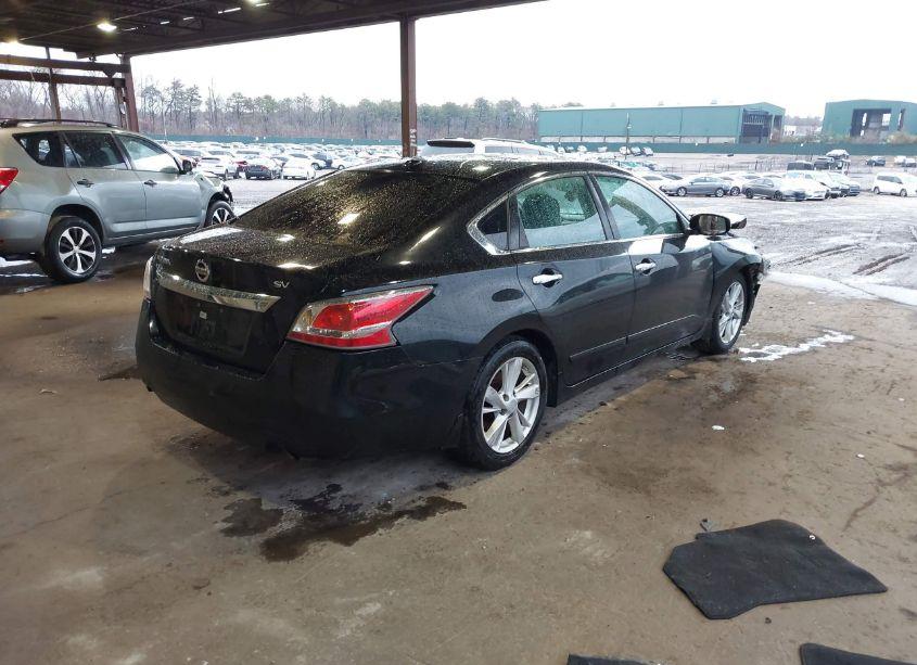 Photo 4 of 2015 Nissan Altima 2.5 SV (VIN 1N4AL3AP4FC597966)