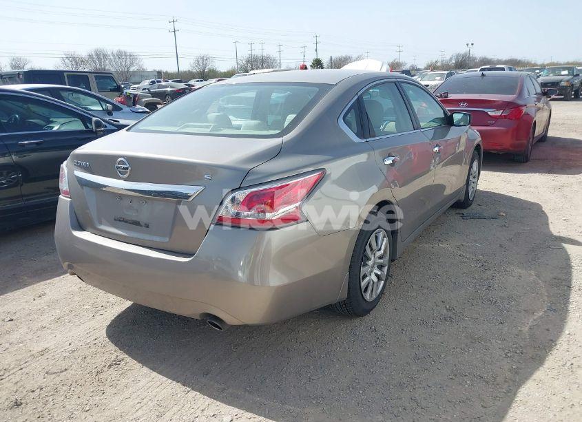 Photo 4 of 2015 Nissan Altima 2.5 S (VIN 1N4AL3AP4FN301266)