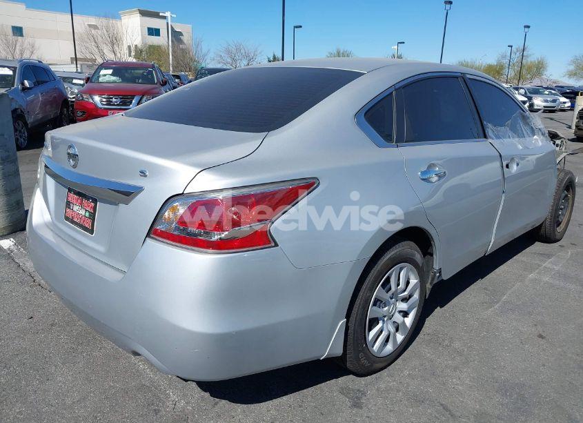 Photo 4 of 2015 Nissan Altima 2.5 S (VIN 1N4AL3AP4FN307861)