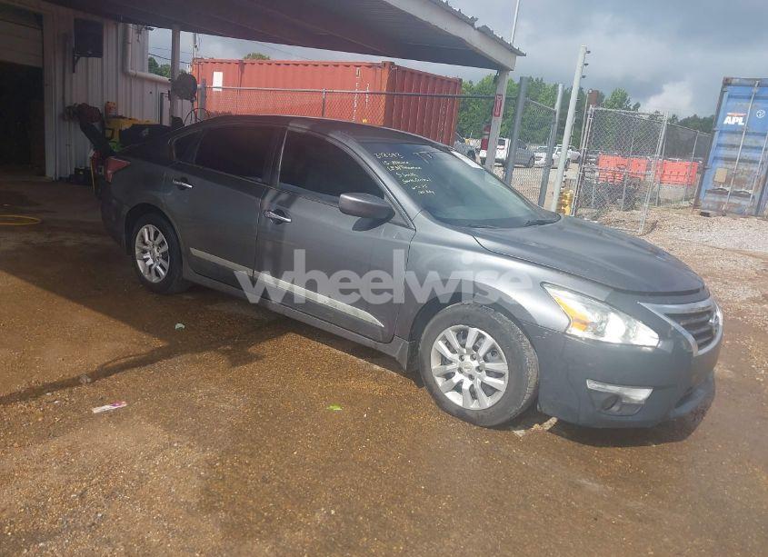 2015 Nissan Altima 2.5 S (VIN 1N4AL3AP4FN318343) main photo