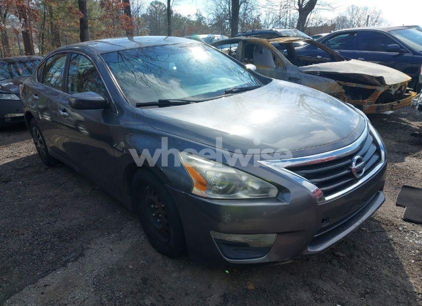 2015 Nissan Altima 2.5/2.5 S/2.5 SL/2.5 SV (VIN 1N4AL3AP4FN324112) main photo