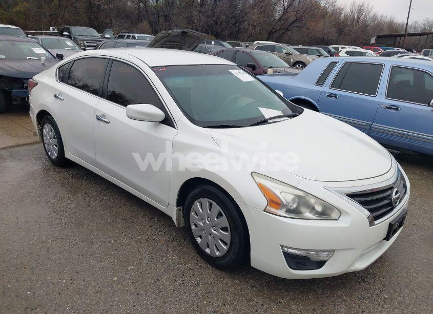 2015 Nissan Altima 2.5 S (VIN 1N4AL3AP4FN338432) main photo