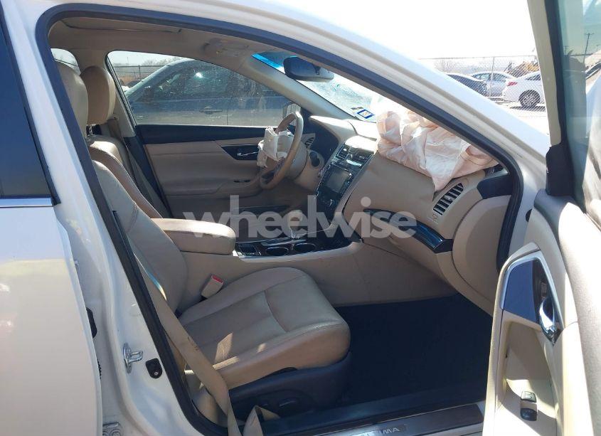 Photo 5 of 2015 Nissan Altima 2.5 SL (VIN 1N4AL3AP4FN346594)